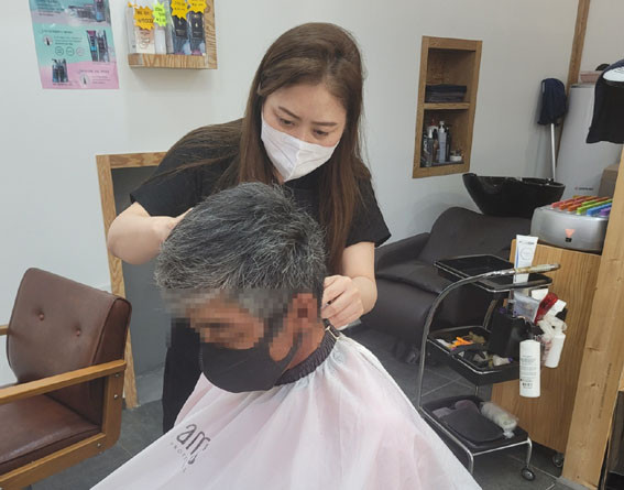 애교머리양구레나룻군 이미지